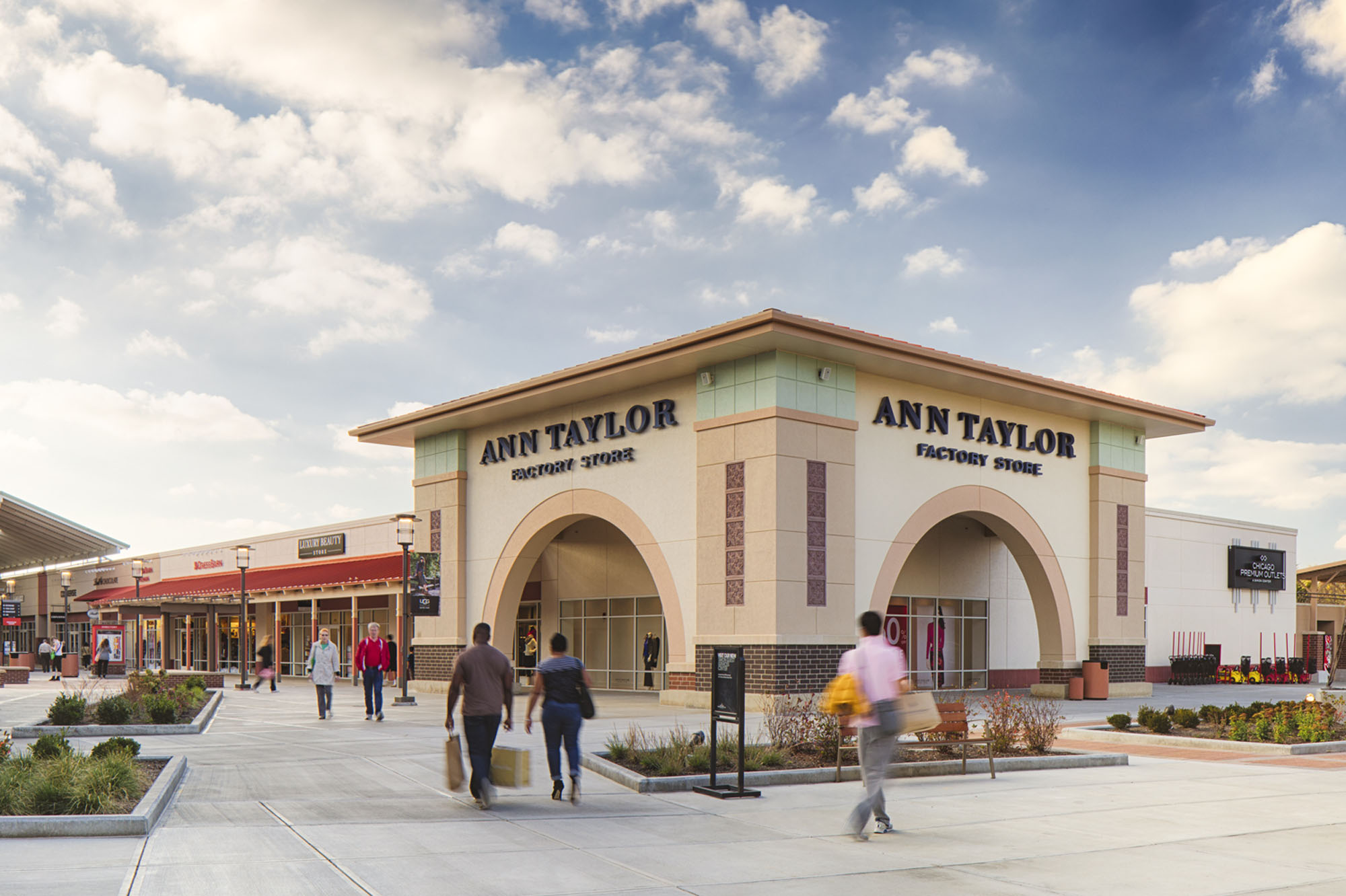 Leasing & Advertising at Chicago Premium Outlets®, a SIMON Center